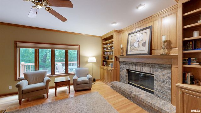 105 FLEUR DE LIS Court, East Peoria, IL 61611
