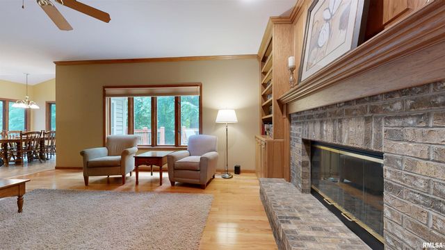105 FLEUR DE LIS Court, East Peoria, IL 61611