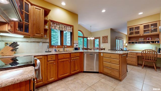 105 FLEUR DE LIS Court, East Peoria, IL 61611