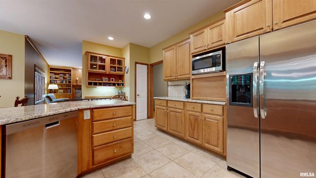 105 FLEUR DE LIS Court, East Peoria, IL 61611