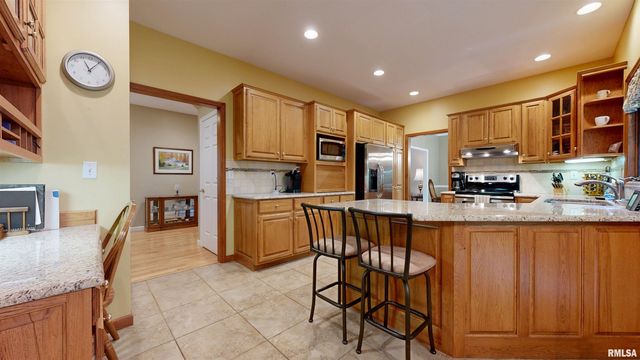 105 FLEUR DE LIS Court, East Peoria, IL 61611