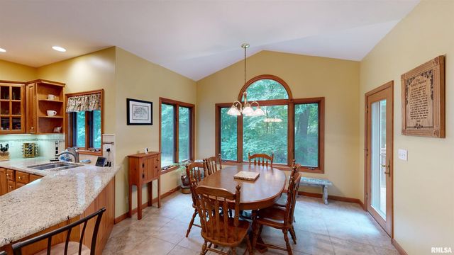 105 FLEUR DE LIS Court, East Peoria, IL 61611
