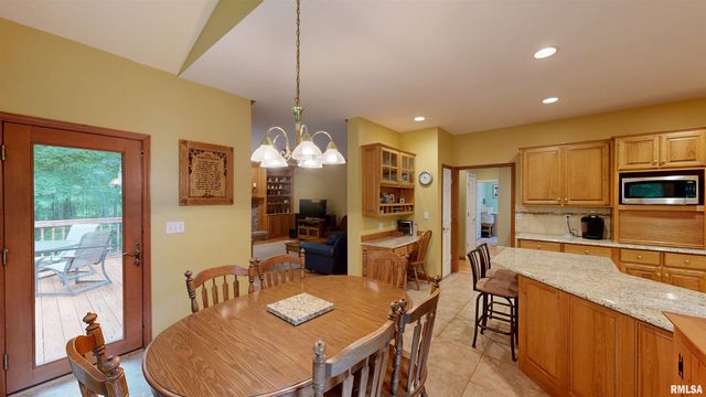 105 FLEUR DE LIS Court, East Peoria, IL 61611