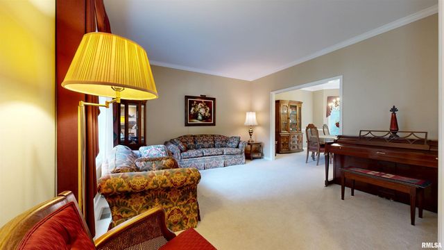105 FLEUR DE LIS Court, East Peoria, IL 61611