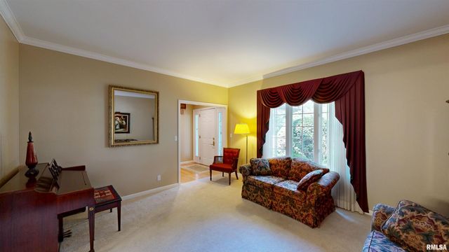 105 FLEUR DE LIS Court, East Peoria, IL 61611