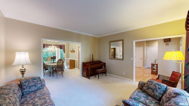 105 FLEUR DE LIS Court, East Peoria, IL 61611