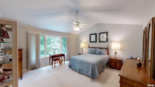 105 FLEUR DE LIS Court, East Peoria, IL 61611