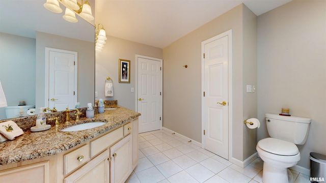 105 FLEUR DE LIS Court, East Peoria, IL 61611