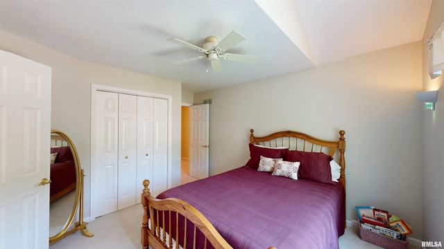 105 FLEUR DE LIS Court, East Peoria, IL 61611
