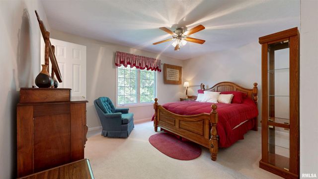 105 FLEUR DE LIS Court, East Peoria, IL 61611