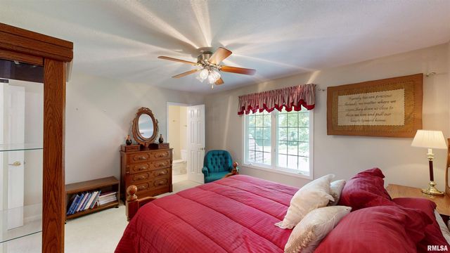 105 FLEUR DE LIS Court, East Peoria, IL 61611