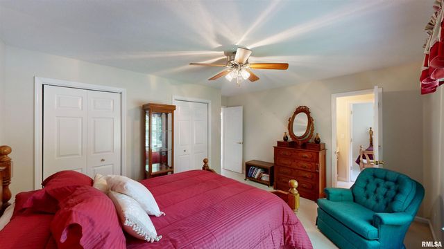 105 FLEUR DE LIS Court, East Peoria, IL 61611