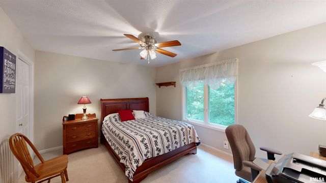 105 FLEUR DE LIS Court, East Peoria, IL 61611