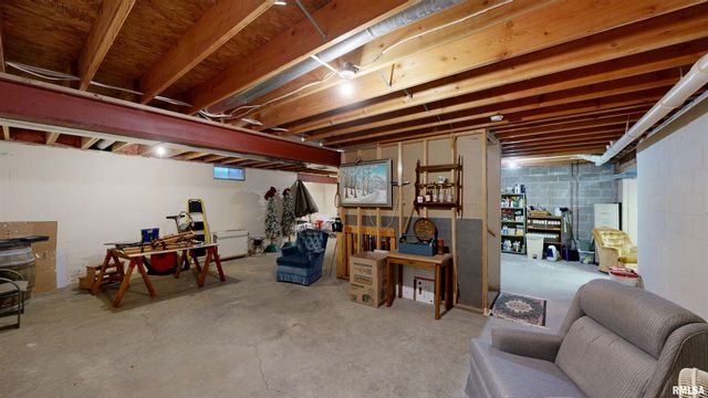 105 FLEUR DE LIS Court, East Peoria, IL 61611