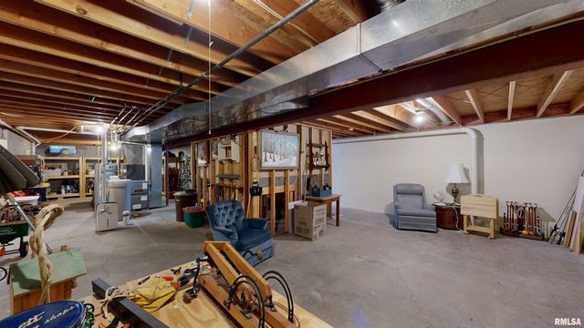 105 FLEUR DE LIS Court, East Peoria, IL 61611