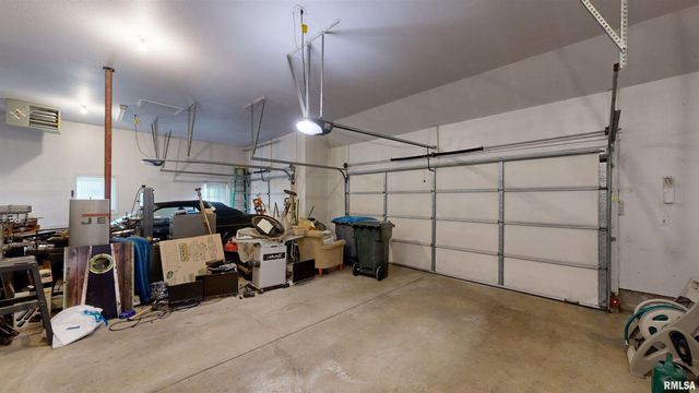 105 FLEUR DE LIS Court, East Peoria, IL 61611