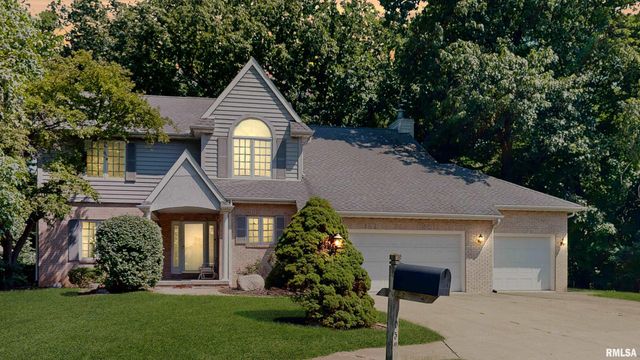 105 FLEUR DE LIS Court, East Peoria, IL 61611
