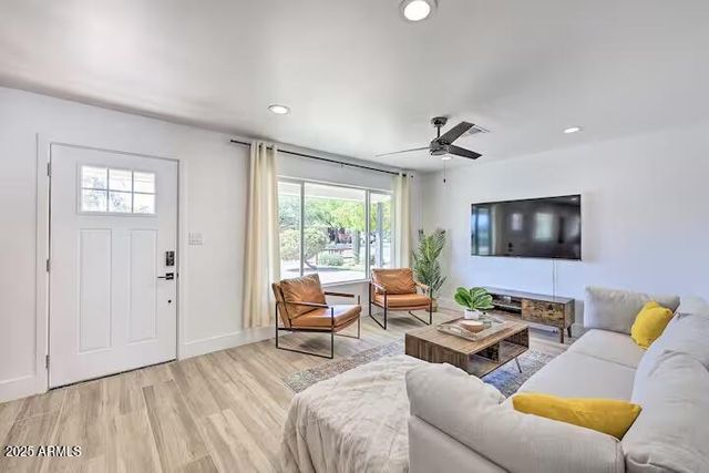 310 E PAPAGO Drive, Tempe, AZ 85288