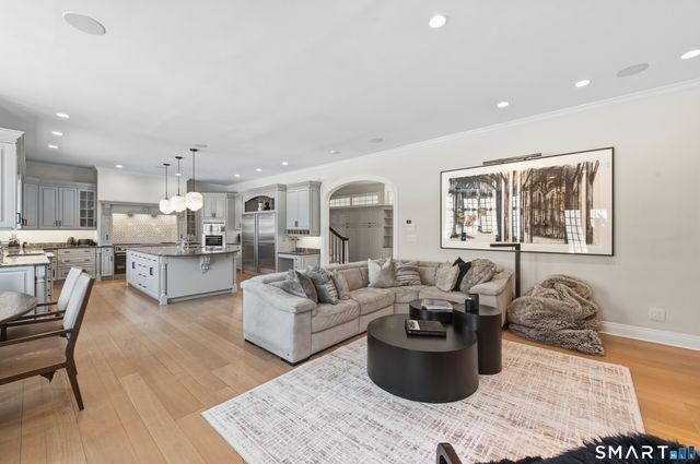 4 Cowdray Park Drive, Greenwich, CT 06831