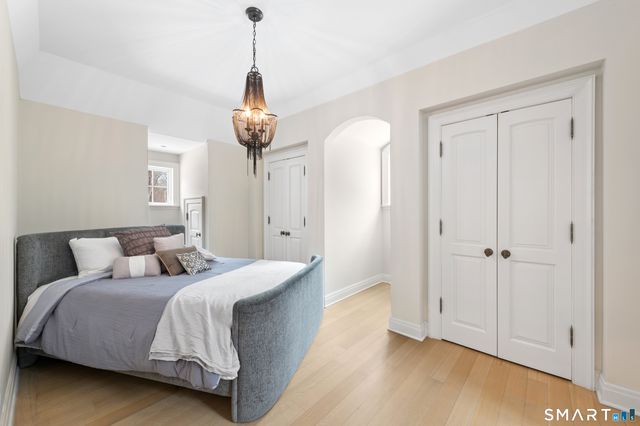 4 Cowdray Park Drive, Greenwich, CT 06831