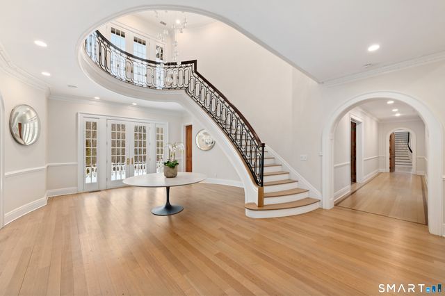 4 Cowdray Park Drive, Greenwich, CT 06831