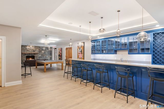 4 Cowdray Park Drive, Greenwich, CT 06831