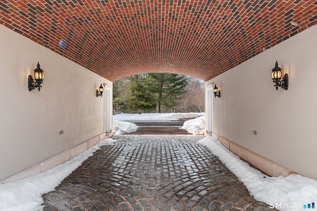 4 Cowdray Park Drive, Greenwich, CT 06831