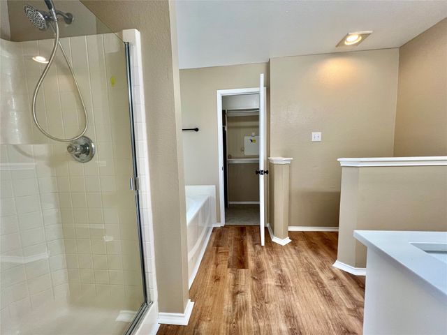 525 Reagan Lane, Burleson, TX 76028
