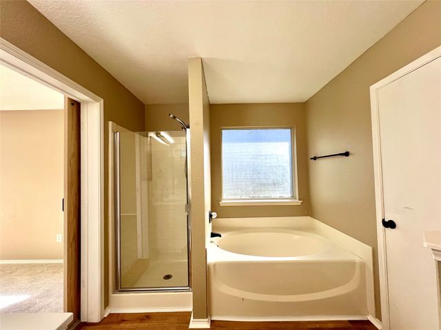 525 Reagan Lane, Burleson, TX 76028