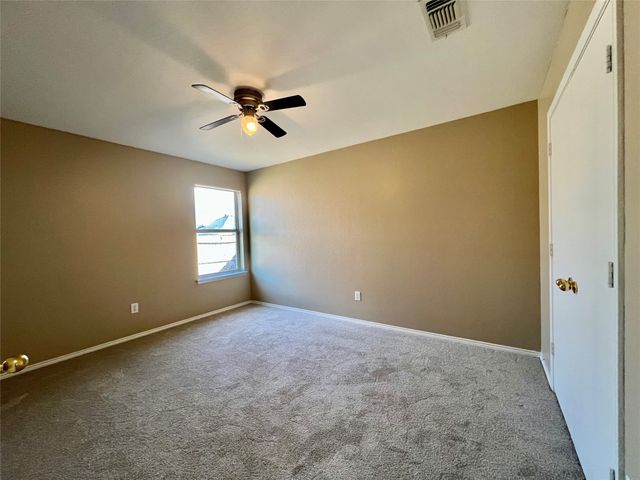 525 Reagan Lane, Burleson, TX 76028
