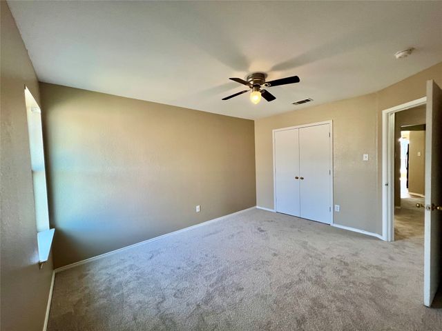 525 Reagan Lane, Burleson, TX 76028