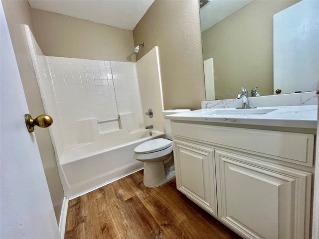 525 Reagan Lane, Burleson, TX 76028
