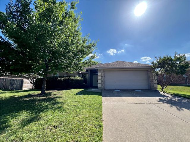 525 Reagan Lane, Burleson, TX 76028