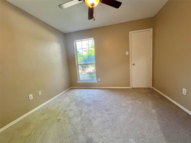 525 Reagan Lane, Burleson, TX 76028