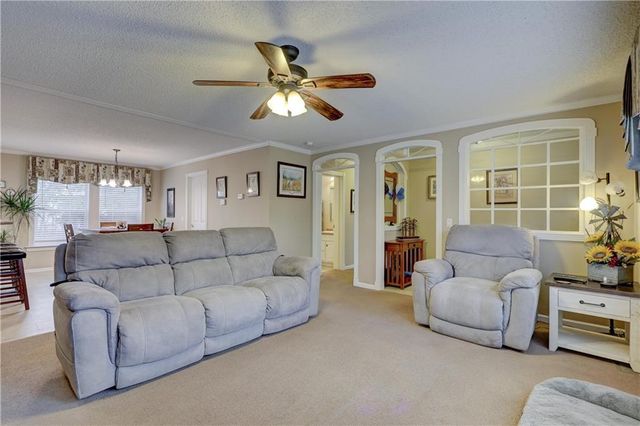 23098 Kiowa Road, Parsons, KS 67357