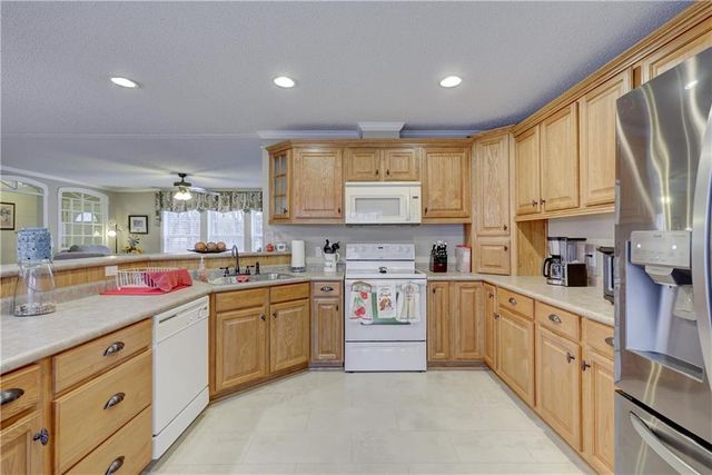 23098 Kiowa Road, Parsons, KS 67357