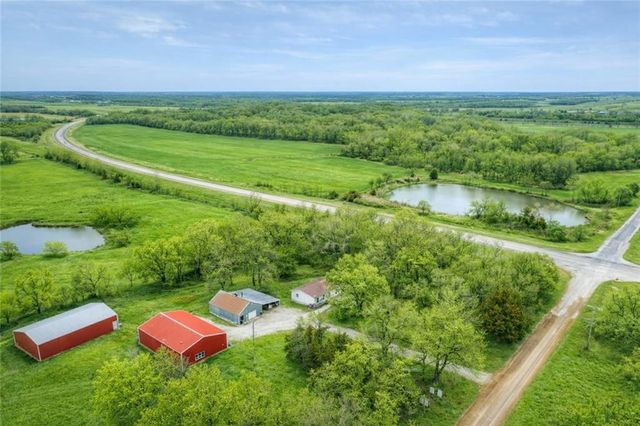 23098 Kiowa Road, Parsons, KS 67357