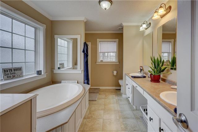 23098 Kiowa Road, Parsons, KS 67357