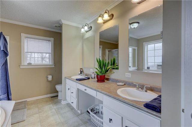 23098 Kiowa Road, Parsons, KS 67357