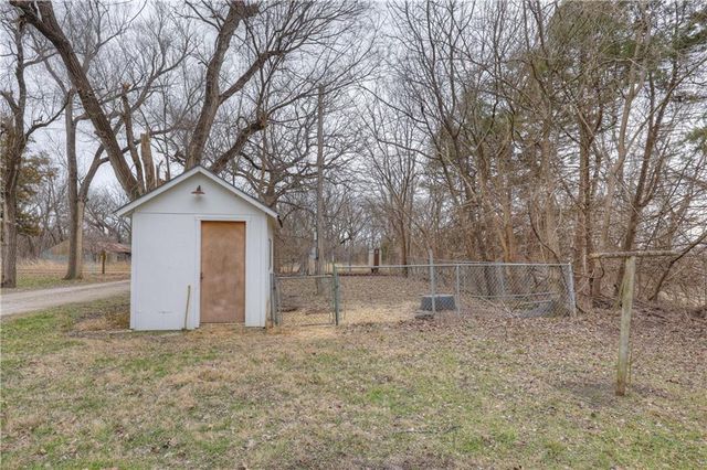 23098 Kiowa Road, Parsons, KS 67357