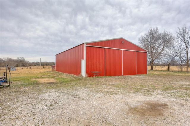 23098 Kiowa Road, Parsons, KS 67357