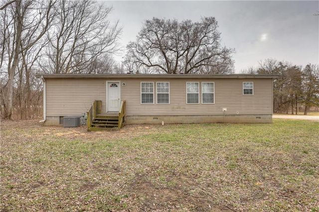 23098 Kiowa Road, Parsons, KS 67357