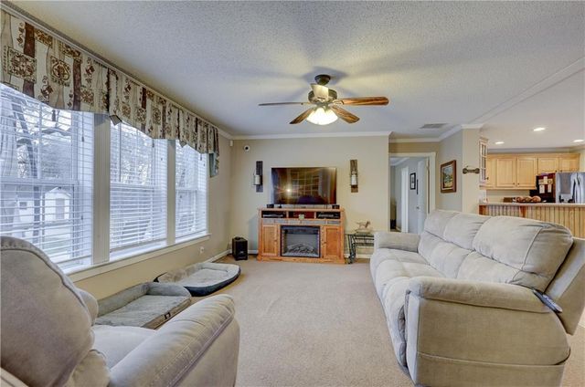 23098 Kiowa Road, Parsons, KS 67357