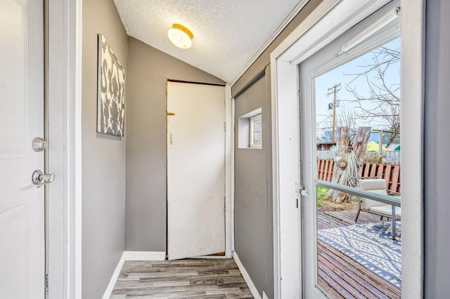 857 Rose Avenue E, Saint Paul, MN 55106