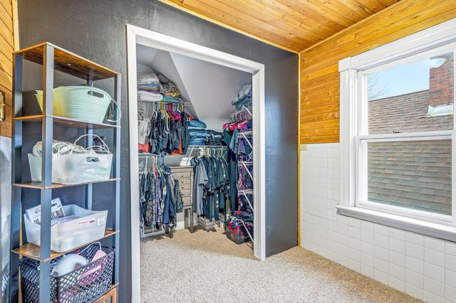 857 Rose Avenue E, Saint Paul, MN 55106