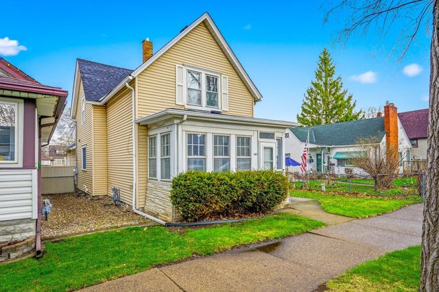 857 Rose Avenue E, Saint Paul, MN 55106