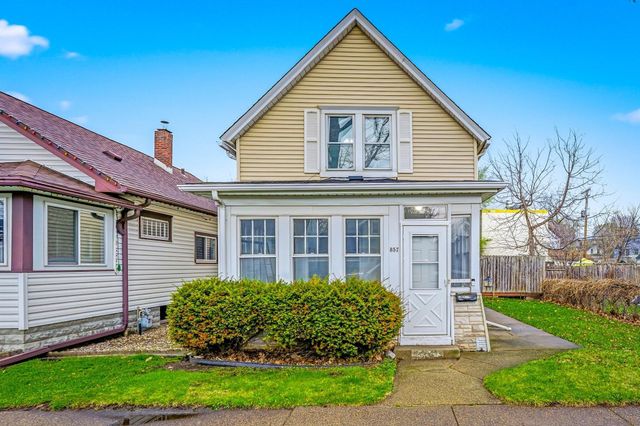 857 Rose Avenue E, Saint Paul, MN 55106