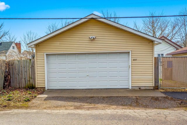 857 Rose Avenue E, Saint Paul, MN 55106