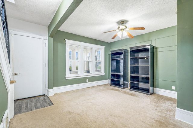 857 Rose Avenue E, Saint Paul, MN 55106