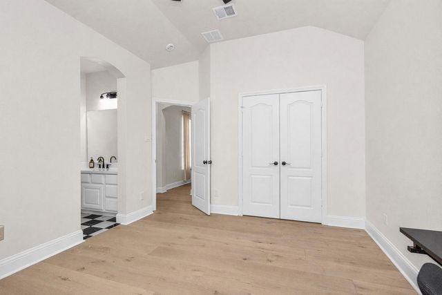 10004 Summer Ridge Lane, Conroe, TX 77302